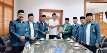 Bupati Tulungagung Gatut Sunu Wibowo menyambut hangat kehadiran pengurus LDII. Ia mengapresiasi kiprah LDII melalui delapan klaster program unggulan LDII yang selaras dengan pembangunan daerah, Selasa (16/9). Dok: LINES.