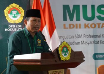 Ketua terpilih DPD LDII Kota Blitar masa bakti 2025–2030, Suryani Habib Nasrullah, menyampaikan sambutan usai ditetapkan secara aklamasi dalam Musyawarah Daerah (Musda) VII LDII Kota Blitar di Gedung DPD LDII Kota Blitar, Selasa (23/9). Dok. LINES.