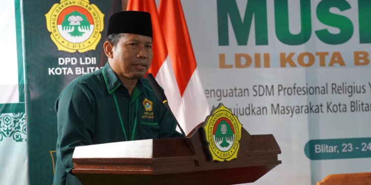 Ketua terpilih DPD LDII Kota Blitar masa bakti 2025–2030, Suryani Habib Nasrullah, menyampaikan sambutan usai ditetapkan secara aklamasi dalam Musyawarah Daerah (Musda) VII LDII Kota Blitar di Gedung DPD LDII Kota Blitar, Selasa (23/9). Dok. LINES.