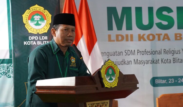 Ketua terpilih DPD LDII Kota Blitar masa bakti 20252030 Suryani Habib Nasrullah menyampaikan sambutan usai ditetapkan secara aklamasi dalam Musyawarah Daerah Musda VII LDII Kota Blitar di Gedung DPD LDII Kota Blitar Selasa 239 Dok LINES