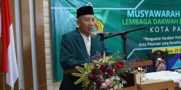 Ketua terpilih DPD LDII Kota Pasuruan masa bakti 20252030 Mohammad Ali menyampaikan sambutan usai terpilih dalam Musyawarah Daerah Musda VII LDII Kota Pasuruan Ia menegaskan komitmennya untuk menggerakkan generasi muda dan menjalankan delapan program pengabdian guna mewujudkan masyarakat yang berkarakter dan berakhlak mulia Dok LINES Jatim