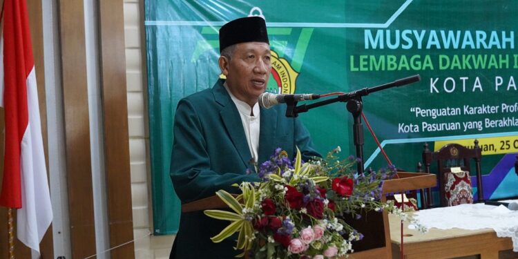 Ketua terpilih DPD LDII Kota Pasuruan masa bakti 2025–2030, Mohammad Ali, menyampaikan sambutan usai terpilih dalam Musyawarah Daerah (Musda) VII LDII Kota Pasuruan. Ia menegaskan komitmennya untuk menggerakkan generasi muda dan menjalankan delapan program pengabdian guna mewujudkan masyarakat yang berkarakter dan berakhlak mulia. (Dok. LINES Jatim)