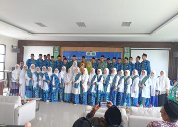 Dua kader wanita LDII resmi bergabung dalam kepengurusan Pimpinan Daerah (PD) Badan Kontak Majelis Taklim (BKMT) Kabupaten Bangkalan untuk masa bakti 2025–2030. Dok: LINES.