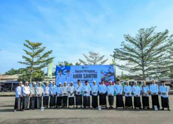 Santri Ponpes Al-Barokah turut mengikuti upacara peringatan Hari Santri Nasional (HSN) 2025. Dok: LINES.
