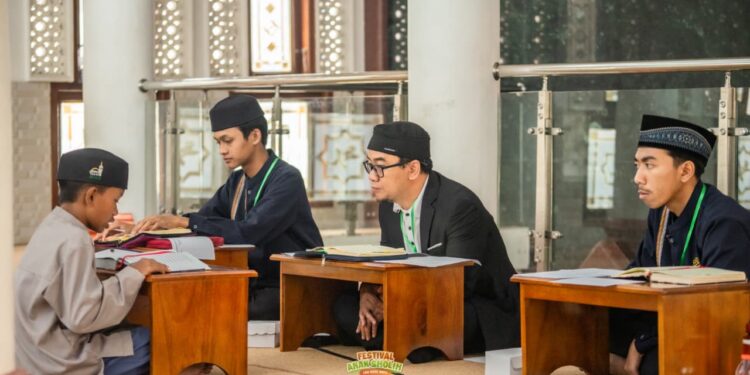 Festival Anak Sholih menjadi wadah pembinaan generasi muda sejak usia dini agar tumbuh menjadi pribadi yang tangguh dan berakhlak mulia. Dok: LINES.