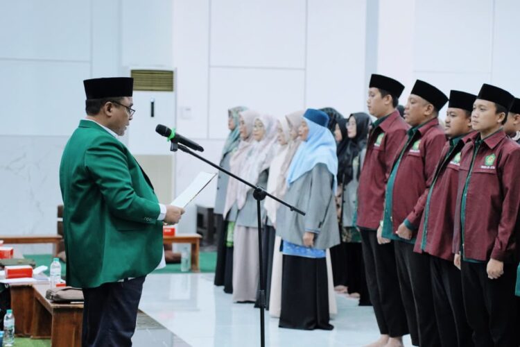 Ketua DPW LDII Jawa Timur Moch Amrodji Konawi melantik kelompok kerja pokja LDII Jawa Timur di Gedung Serba Guna GSG Sabilurrosyidin Surabaya Minggu 1810 Dok LINES