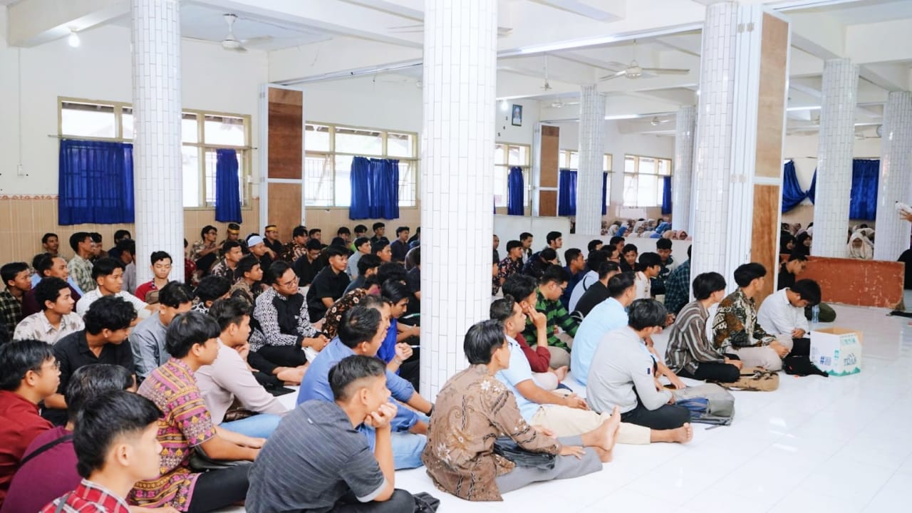 Acara Talk Show Hikmah Menikah dihadiri ratusan peserta dari kalangan generus LDII Kota dan Kabupaten Kediri.