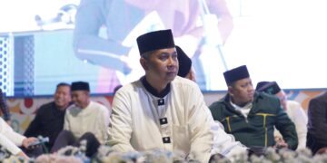 Wakil Ketua DPW LDII Jawa Timur Wahjoe Soetiono menghadiri acara Jawa Timur Bersholawat dan Tabligh Akbar dalam rangka memperingati Hari Santri Nasional 2025 dan 80 Tahun Provinsi Jawa Timur yang digelar di halaman Gedung Negara Grahadi Surabaya Rabu 22102025 Dok LINES Jatim
