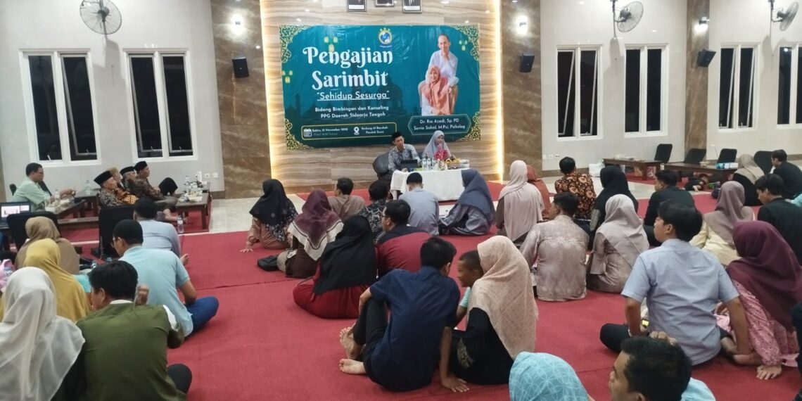 DPD LDII Kabupaten Sidoarjo mengadakan Pengajian Sarimbit di Aula Al Barokah, Pondok Sruni, Gedangan, Sabtu (15/11) malam. Kegiatan Bidang BK PPG Sidoarjo itu digelar untuk memperkuat keharmonisan dan keromantisan pasangan suami-istri. Dok: LINES.