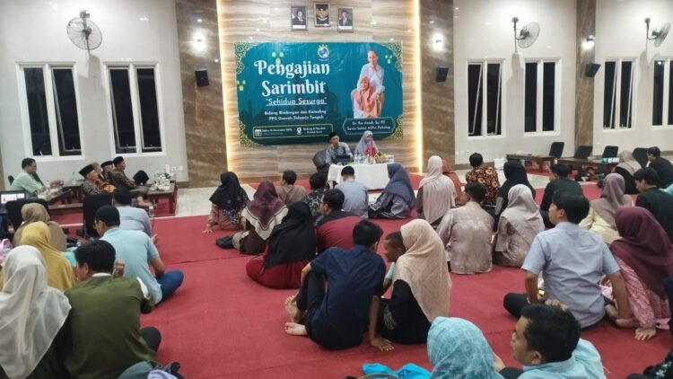 DPD LDII Kabupaten Sidoarjo mengadakan Pengajian Sarimbit di Aula Al Barokah, Pondok Sruni, Gedangan, Sabtu (15/11) malam. Kegiatan Bidang BK PPG Sidoarjo itu digelar untuk memperkuat keharmonisan dan keromantisan pasangan suami-istri. Dok: LINES.