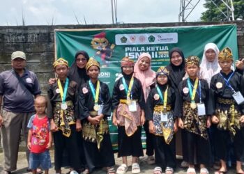 Generasi muda LDII yang tergabung dalam Persinas ASAD Kabupaten Kediri sukses menyabet enam medali emas dan satu perak dalam Turnamen Pencak Silat Piala Ketua Ikatan Sarjana Nahdlatul Ulama (ISNU) Kabupaten Kediri. Dok: LINES Kediri.