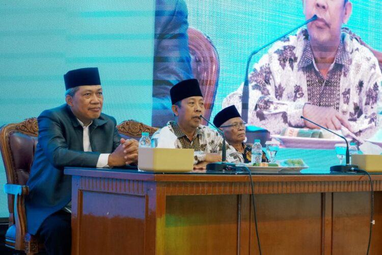 Kasi Pendidikan Diniyah dan Pondok Pesantren Kemenag Kota Kediri, Ahmad Rofiuddin Faruq mengapresiasi dukungan fasilitas dari Ponpes Wali Barokah dan LDII dalam memfasilitasi Bimbingan Teknis (Bimtek) operator Education Management Information System (EMIS) Kementerian Agama. Dok: LINES.