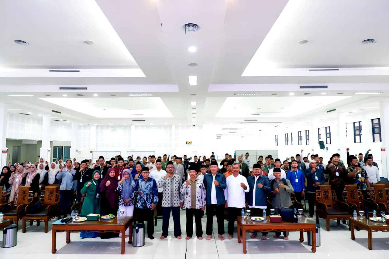 Kasi Pendidikan Diniyah dan Pondok Pesantren Kemenag Kota Kediri, Ahmad Rofiuddin Faruq mengapresiasi dukungan fasilitas dari Ponpes Wali Barokah dan LDII dalam memfasilitasi Bimbingan Teknis (Bimtek) operator Education Management Information System (EMIS) Kementerian Agama. Dok: LINES.