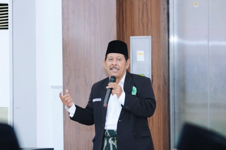 Sekretaris MUI Kota Surabaya Drs H Muhaimin Ali menegaskan pentingnya penerapan keseimbangan antara ilmu dan akhlak di tengah masyarakat Surabaya yang majemuk dan multikultural sebagai fondasi untuk hidup berdampingan secara damai Dok LINES