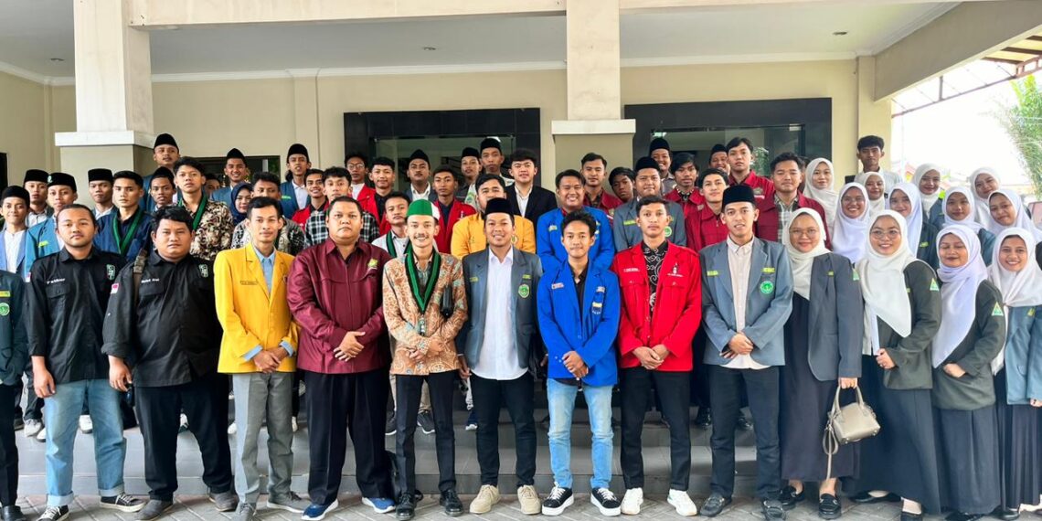 Sejumlah organisasi kepemudaan di Lamongan menghadiri kegiatan Discussion Youth Ideas Exchange, Rabu (19/11). Dok: LINES.