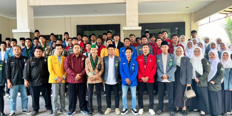 Sejumlah organisasi kepemudaan di Lamongan menghadiri kegiatan Discussion Youth Ideas Exchange, Rabu (19/11). Dok: LINES.