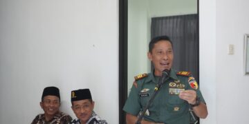 Danramil Purwoasri Kapten Inf Nanang Mashuri menyampaikan membuka Pelatihan Menjahit Balai Latihan Kerja Komunitas BLKK di Pondok Pesantren Miftahul Huda Desa Blawe Kecamatan Purwoasri Kabupaten Kediri Rabu 1012 Foto Dok LINES Kediri