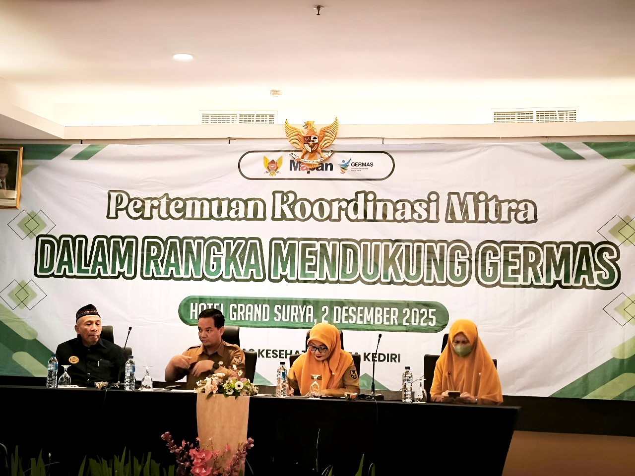 Pertemuan Koordinasi Mitra Dinas Kesehatan Kota Kediri dalam rangka mendukung Gerakan Masyarakat Hidup Sehat (Germas) di Hotel Grand Surya, Selasa (2/12). Kegiatan ini menjadi forum kolaborasi untuk memperkuat peran komunal dalam mendorong pola hidup sehat di masyarakat. Foto: Dok. Lines Kota Kediri