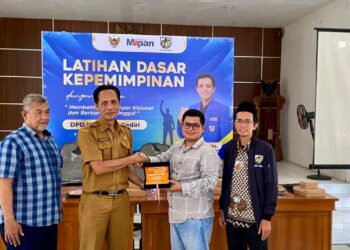 Kepala Bidang Pemuda pada Dinas Kebudayaan, Pariwisata, Pemuda, dan Olahraga (Disbudparpora) Kota Kediri, Aris Fachrudin mendorong pemuda jadi pemimpin visioner melalui perencanaan hidup, karakter kuat, dan kepemimpinan. Foto: Dok. LINES Kediri