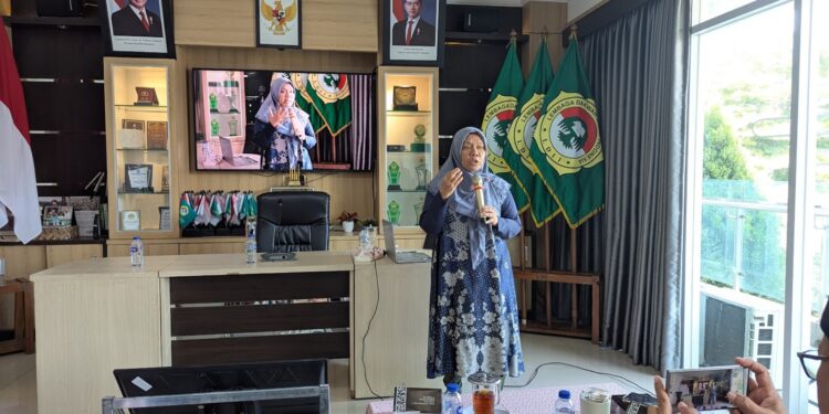 LDII Bandung Raya membekali kepala sekolah strategi menghadapi tantangan digitalisasi pendidikan guna meningkatkan kualitas pembelajaran dan kepemimpinan sekolah. Foto: Dok. LINES Bandung