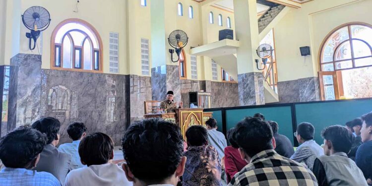 Pembinaan akhlak dan karakter kepada remaja Pemuda LDII Lamongan, sebagai upaya membentuk generasi muda yang religius, berakhlak luhur, dan berkepribadian positif. Foto: Dok. LINES Lamongan