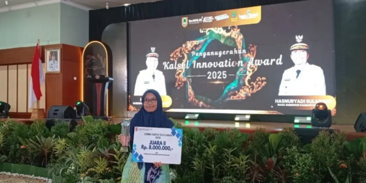 Alorisa Tirta bersama timnya meraih Juara 2 Lomba Karya Tulis Ilmiah (LKTI) tingkat Provinsi Kalimantan Selatan 2025. Foto: Dok. LINES