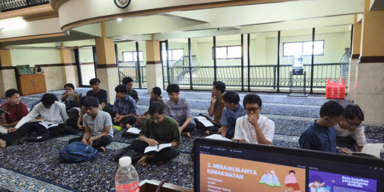 Generus LDII Jakarta Selatan mengisi liburan sekolah dengan mengikuti program "Asrama Liburan Sekolah" (Aslilah). Foto: Dok. LINES Jakarta