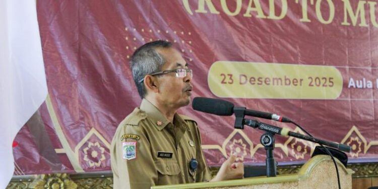 Kepala Badan Kesatuan Bangsa dan Politik (Bakesbangpol) Kabupaten Malang, Agus Widodo, menegaskan peran strategis organisasi kemasyarakatan dalam memperkuat wawasan kebangsaan dan menjaga persatuan bangsa pada Rakorda LDII Kabupaten Malang (23/12). Dok: LINES.
