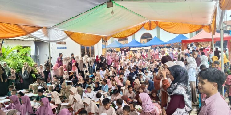 PC LDII Kecamatan Banyuwangi menggelar Festival Anak Sholih (FAS) dan Bazar UMKM untuk mengisi liburan sekolah semester ganjil Tahun Ajaran 2025/2026, Minggu (21/12/2025). Foto: Dok. LINES Banyuwangi