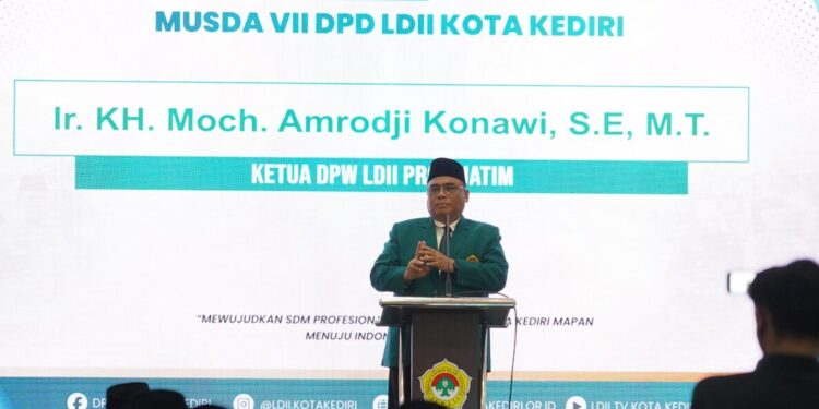 Ketua DPW LDII Jawa Timur, Moch. Amrodji Konawi, menyampaikan arahan pada Musda VII DPD LDII Kota Kediri di Pondok Pesantren Wali Barokah, Rabu (17/12). Foto: Dok. LINES Jatim