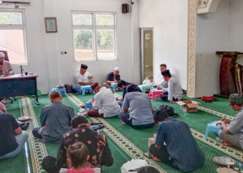 Warga LDII Kelurahan Ragunan menggelar khataman Kitab Thaharah yang berlangsung di Masjid Baitussalam, Ragunan, Kecamatan Pasar Minggu, Jakarta, pada Kamis (25/12). Foto: Dok. LINES Jakarta