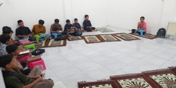 Peserta pengajian asrama LDII Wonokupang mengikuti kegiatan pembinaan karakter selama libur sekolah Foto Dok LINES Sidoarjo