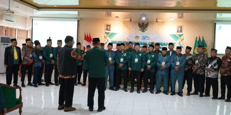 Prosesi pelantikan Pengurus DPD LDII Kabupaten Madiun masa bakti 2025–2030 di Gedung Diklat Pemerintah Kabupaten Madiun, Minggu (21/12). Foto: Dok. LINES Madiun