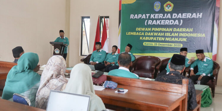 Ketua DPD LDII Kabupaten Nganjuk, Murkani, menyampaikan arahan saat Rapat Kerja Daerah (Rakerda) DPD LDII Kabupaten Nganjuk di Nganjuk, Kamis (25/12). Foto: Dok. LINES Nganjuk