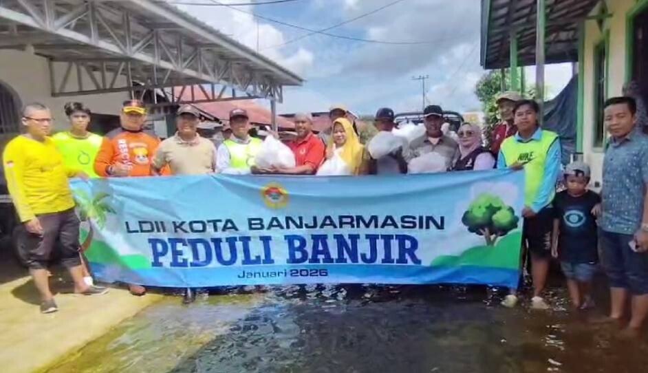 LDII Kota Banjarmasin bagikan 200 paket sembako untuk meringankan beban korban banjir bantu warga terdampak dengan cepat dan tepat Foto Dok LINES Banjarmasin