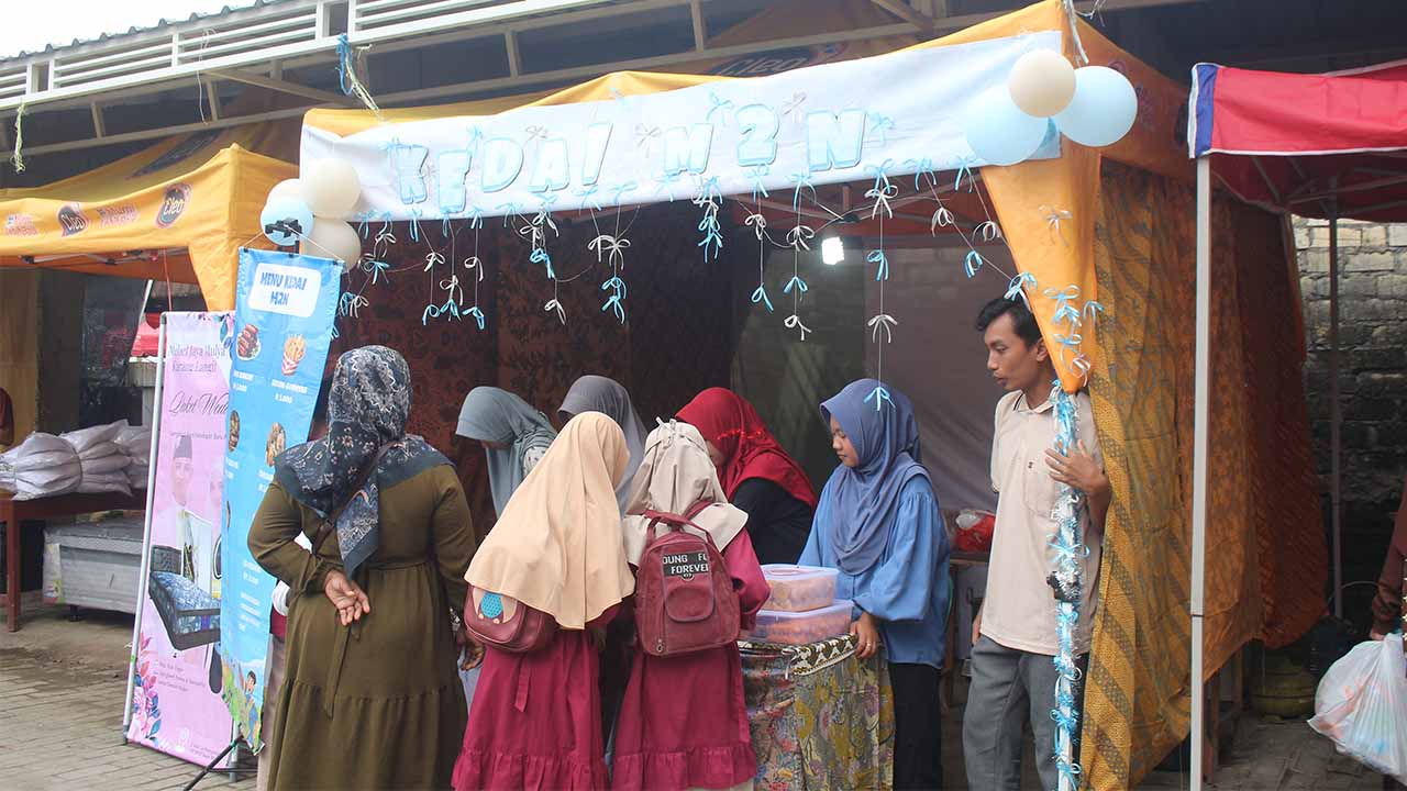 Salah satu stand peserta bazar UMKM PC LDII Sukodadi Lamongan Foto Dok LINES Lamongan