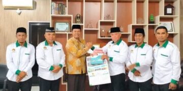Kepala Kantor Kementerian Agama Kakankemenag Kabupaten Dompu Najamuddin menerima kunjungan Pengurus DPD LDII Dompu pada Kamis 151 Foto Dok LINES Dompu