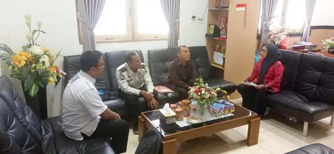 DPD LDII Kota Jayapura melakukan audiensi dengan Kantor Kementerian Agama Kota Jayapura yang diterima langsung oleh Kepala Kantor Ani Matdoan pada Rabu 1401 Foto Dok LINES Jayapura