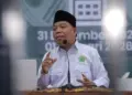 Penyuluh Agama Islam dari Kantor Kementerian Agama Kabupaten Nganjuk, Sinasan, membekali santri Ponpes Al Ubaidah, Kertosono, tentang pentingnya etika dalam berdakwah, Senin (12/1). Foto: Dok. PID Ponpes Al Ubaidah