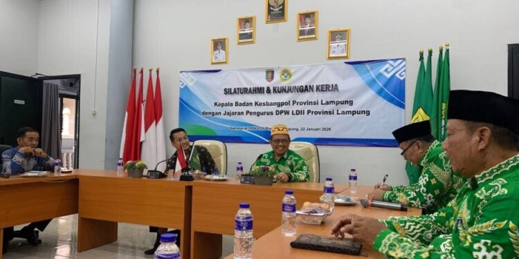 SilaturrahimKesbangpoldanLDIILampungtingkatkanpembinaanormas | LDII JAWA TIMUR DPW LDII Lampung menerima kunjungan dari Badan Kesatuan Bangsa dan Politik Provinsi Lampung Kamis 221 Foto Dok LINES Lampung