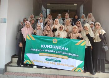 Wanita LDII Bangkalan melakukan kunjungan audiensi dan studi tiru ke kantor DPW LDII Jawa Timur pada Jumat 161 Foto Dok LINES Bangkalan