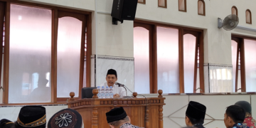 Ketua DPD LDII Kabupaten Kediri dr Agus Sukisno mengajak warga untuk lebih peduli terhadap gejala penyakit dan kesehatan mental Minggu 121 Foto Dok LINES Kediri