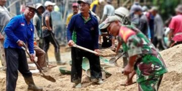 Warga Desa Tambang Mas dan PC LDII Pamenang Selatan bahu membahu membangun Masjid Baitul Ghofur Selasa 61 Foto Dok LINES Merangin