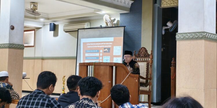 literasikeuanganldiisurabaya | LDII JAWA TIMUR LDII Kota Surabaya menggelar manajemen keuangan yang diselenggarakan di Masjid Nashrullah Minggu 111 Foto Dok LINES Surabaya