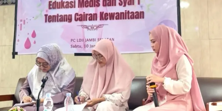 PC LDII Jambi Selatan menggelar seminar edukasi kesehatan dan kebersihan kewanitaan bagi para ibu pada Sabtu 101 di Masjid Al Barokah Pasir Putih Kecamatan Jambi Selatan Foto Dok LINES Jambi