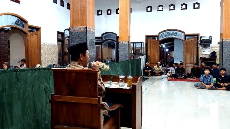 PAC LDII Desa Bogem menggelar Pengajian Akhir Tahun di Masjid Nurul Ikhsan, Desa Bogem, Kecamatan Gurah, Kabupaten Kediri, Rabu (31/12). Foto: Dok. LINES Kediri