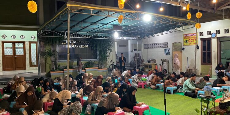 Generus LDII mengikuti Pengajian Akhir Tahun di Masjid Fathul Huda, Kelurahan Ngronggo, Rabu (31/12). Foto: Dok. LINES Kediri