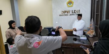 Ketua DPW LDII Jatim KH Moch Amrodji Konawi mengajak umat Islam mensukseskan 5 Sukses Ramadan dalam program JTV yang bertajuk Kultim Ramadan Jumat 272 Dok LINES Jatim