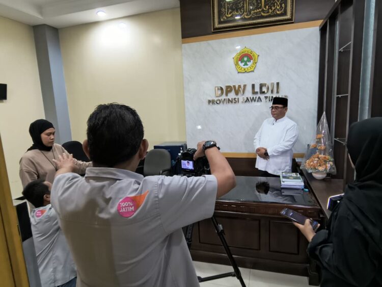 Ketua DPW LDII Jatim KH Moch Amrodji Konawi mengajak umat Islam mensukseskan 5 Sukses Ramadan dalam program JTV yang bertajuk Kultim Ramadan Jumat 272 Dok LINES Jatim