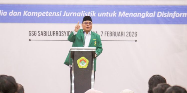 Ketua DPW LDII Jawa Timur Amrodji berpesan agar peserta diklat menjadi jurnalis yang baik yang menekankan pada penyampaian informasi yang faktual dan apa adanya Dok LINES | LDII JAWA TIMUR Ketua DPW LDII Jawa Timur Amrodji berpesan agar peserta diklat menjadi jurnalis yang baik yang menekankan pada penyampaian informasi yang faktual dan apa adanya Dok LINES